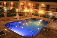 Days Inn by Wyndham Longview South - Pools