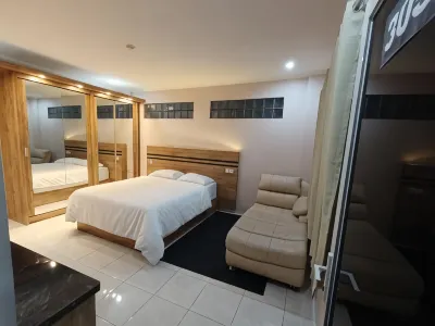 Karana Guest House Syariah Bandung & Luang Cafe Các khách sạn ở Arcamanik