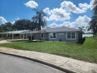 Lake House on the LEGOLAND Chain-of-Lakes with Private Pool, Beach and Boat Dock 윈터헤이븐 호텔