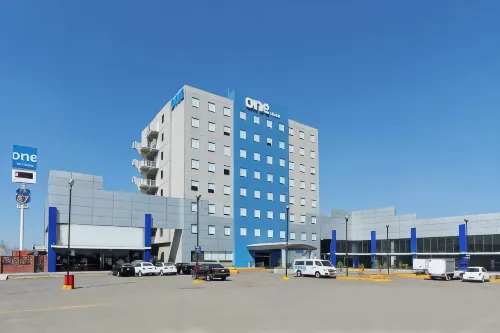 One Queretaro Aeropuerto Hôtels à : El Marqués