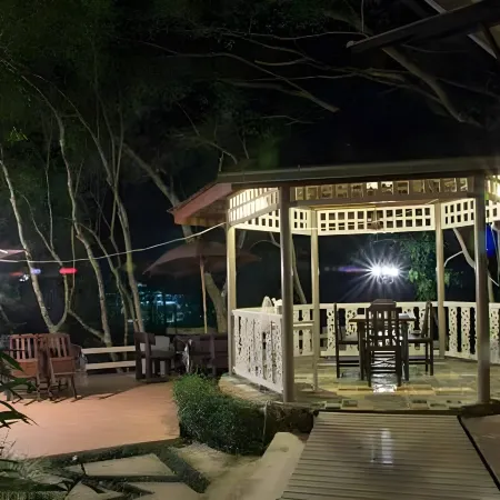 Season Namkorn Resort Отели рядом с достопримечательностью «Парк развлечений Singha Park»