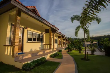 รูปภาพของPhuket Airport Villa