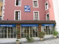 Hotel de Savoie Hotels near Eglise St-Maurice