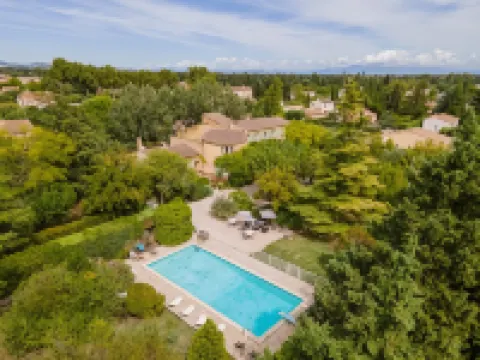 Logis Hôtel Castel Mouisson Hotels in Barbentane