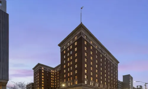 Hotel Fort des Moines, Curio Collection by Hilton
