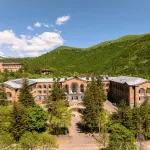 Jermuk Moscow Health Resort Hotels near Yotnaghbyur Lake