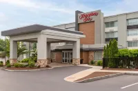 Hampton Inn Manchester Downtown Hotels near Currier Museum of Art