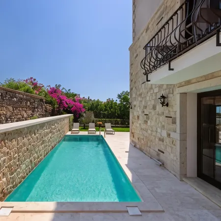 Atrium Taş Otel