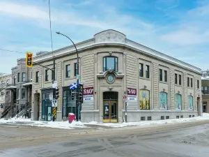 New Urban and Well Located 1 Bedroom Apartment by Den Stays