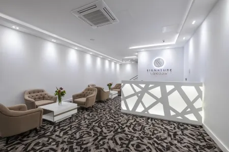 Signature London Отели в г. Редбридж