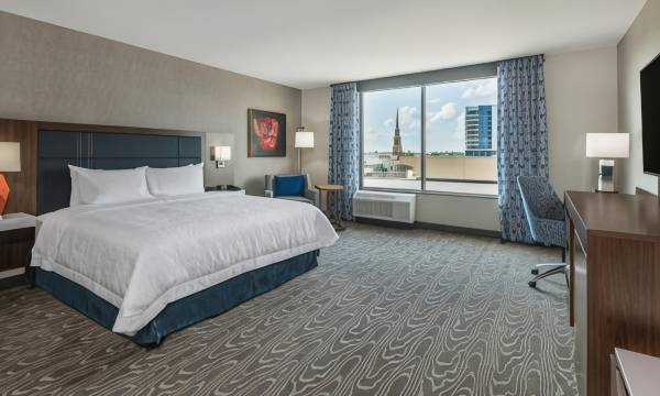 Hampton Inn & Suites Fort Wayne Downtown