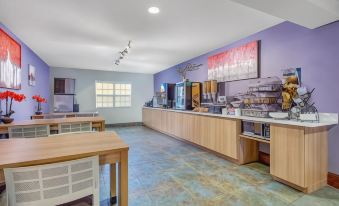 Microtel Inn & Suites by Wyndham Lillington / Campbell Univ