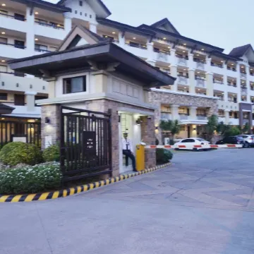 1 Bedroom Deluxe Condo at Apartelle d' Oasis