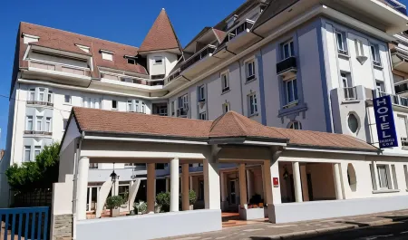 Hôtel Bristol Отели рядом с достопримечательностью «Caravaning Stoneham - Touquet & Co»
