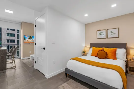 Resort Style Pool and Exceptional Amenities - Amazing Studio