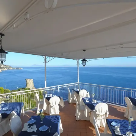 Hotel Torre Saracena