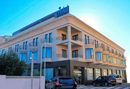 Hotel Cristal Setúbal Отели рядом со станцией Setubal Railway Station