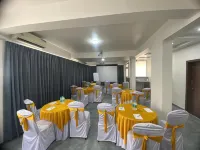 สเตย์เบิร์ด - เนสต์, คาราดี โรงแรมใกล้อมโนรา มอลล์