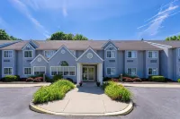 Microtel Inn & Suites by Wyndham Bethel/Danbury Hotels in 