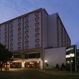 Radisson Hotel Bismarck