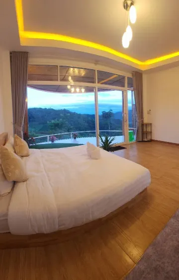 บ้านเเสงจันทร์