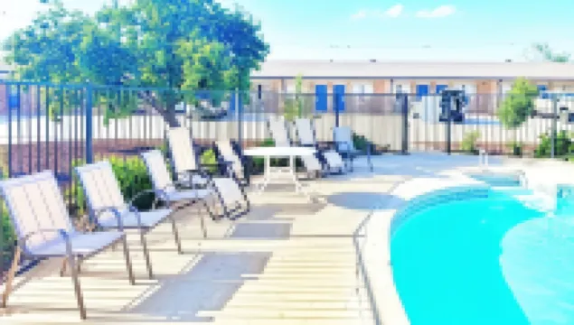 希洛旅館 道森縣酒店