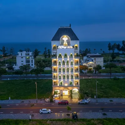 Tiffany Hotel & Restaurant Hotel dekat Bãi biển Đồi Dương