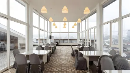 De Lobby Suite Hotel