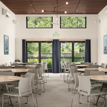 The Coachman Hotel Отели рядом с достопримечательностью «Эль Дорадо Бич»