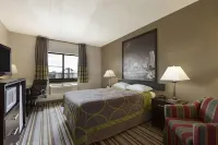 Super 8 by Wyndham Bridgeview/Chicago Area Hotels in Bedford Park