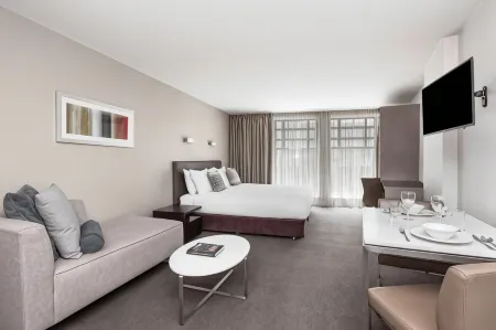 曼特拉科林斯酒店