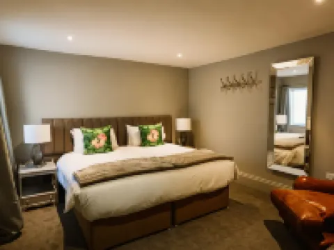 Bampton Townhouse Hotels in Mid Devon District