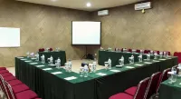Sambi Resort, Spa & Resto Отели в г. Pakem