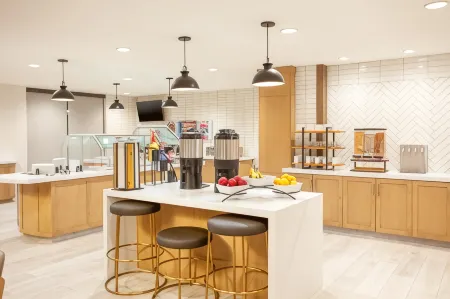 Staybridge Suites San Bernardino – Loma Linda Отели рядом с достопримечательностью «Costco Gas Station»