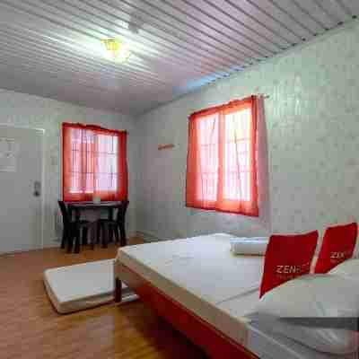 RedDoorz @ Boondocks Cabins Resort Rooms