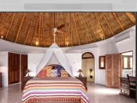 Great ocean views, walking distance to town/ beach, heated pool, family friendly Hotels near Las hadas