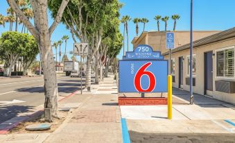 Motel 6 Tustin, CA – Orange County