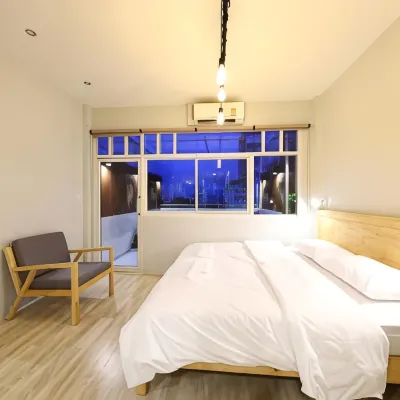 Ekanake Hostel Các khách sạn gần Trung tâm mua sắm Tha Maharaj
