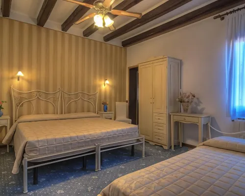 アル ソフィアドル ムラノ周辺のホテル