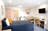 Mackellar Motel