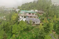 Studioz Paradise Hills Mussoorie - Hot Tub