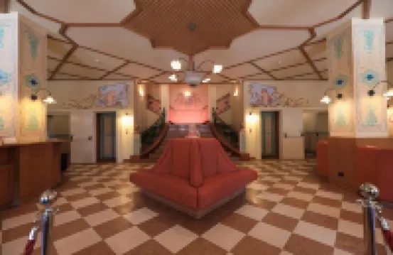 萊尼奧橋皇宮酒店