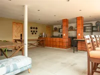 كابيتال أو هوتل تيرازا 158 Hotels near أنزوريس