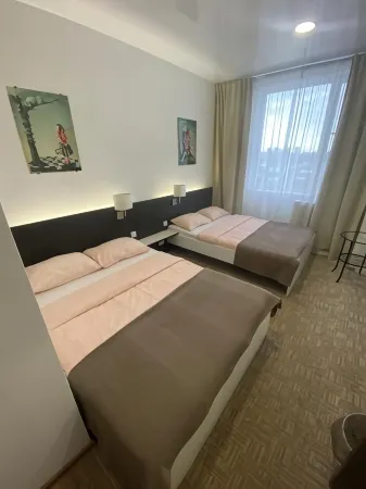 Light House (Лайт Хаус) Отели рядом с достопримечательностью «Церковь Успенья Богородицы с Пароменья»