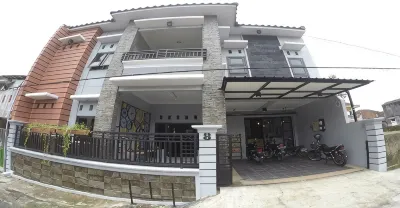 InnBox Capsule Hotel Hotels near Alun-Alun Jember