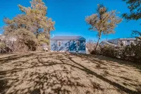Spacious Home with Cozy Amenities - Inviting Getaway Retreat Hotel a Saint James