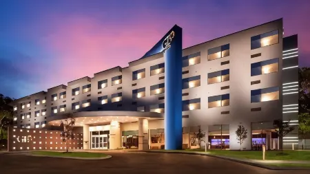 GLo Best Western Nashville