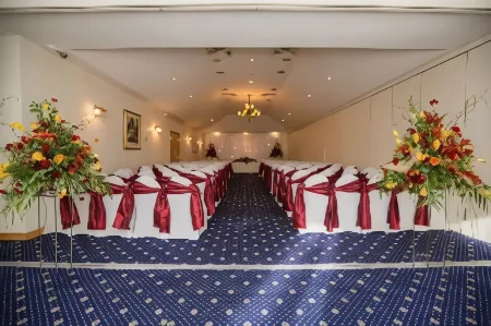 Best Western Plus Bentley Hotel  Spa Отели в г. Доддингтон энд Уисби