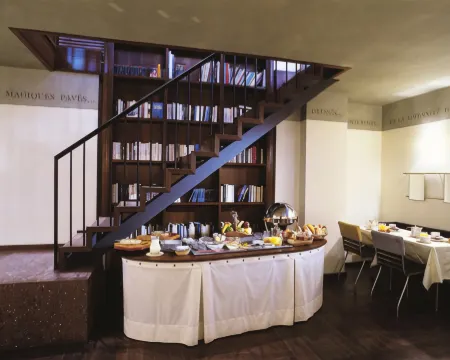 Hotel Quartier Latin Отели рядом с достопримечательностью «Нотр-Дам-де-Пари»