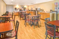 Travelodge by Wyndham Lincoln Northeast